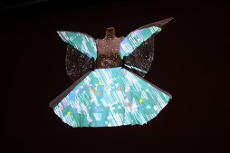 画像ギャラリー No.032のサムネイル画像 / ［CEDEC 2015］インタラクティブアートがエンターテイメントの世界に進出。2日めの基調講演「Data Art and Entertainment」をレポート