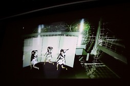 画像ギャラリー No.034のサムネイル画像 / ［CEDEC 2015］インタラクティブアートがエンターテイメントの世界に進出。2日めの基調講演「Data Art and Entertainment」をレポート