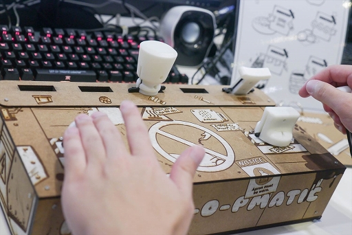 画像ギャラリー No.007のサムネイル画像 / ［TGS2022］「Pastry Panic (with cat)」プレイレポート。不思議な箱に謎のスイッチを抜き差して，猫のためにお菓子を作ろう