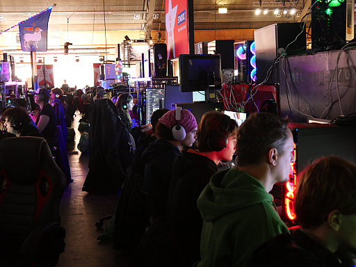 画像ギャラリー No.009のサムネイル画像 / 「DreamHack Winter 2022」フォトレポート。盛り上がるLANパーティーやエキスポの様子を紹介