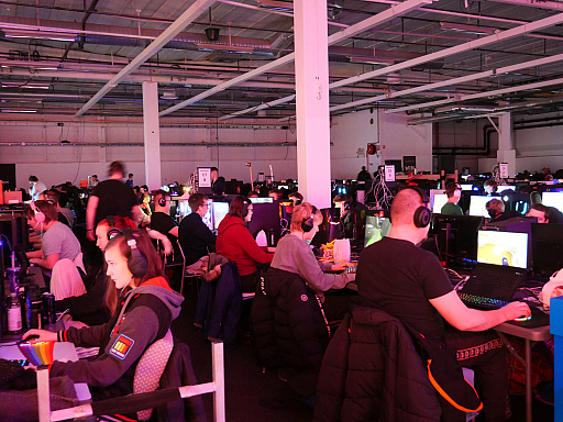 画像ギャラリー No.014のサムネイル画像 / 「DreamHack Winter 2022」フォトレポート。盛り上がるLANパーティーやエキスポの様子を紹介