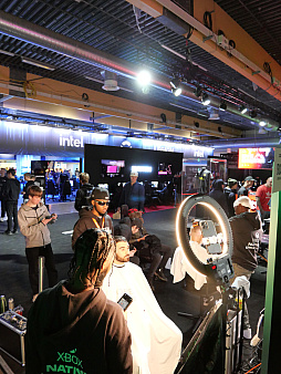 画像ギャラリー No.023のサムネイル画像 / 「DreamHack Winter 2022」フォトレポート。盛り上がるLANパーティーやエキスポの様子を紹介