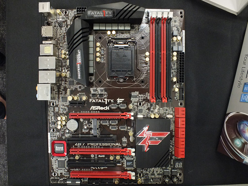 画像ギャラリー No.003のサムネイル画像 / ASRockがIntel 8シリーズ搭載マザーボードを公開。ゲーム機やタブレットの映像を出力する機能をマザーボードに搭載
