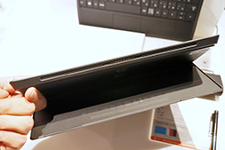 画像ギャラリー No.009のサムネイル画像 / Microsoft純正Windows 8 Pro搭載タブレット「Surface Pro」が6月7日発売。Surface RTとの違いを写真でチェック