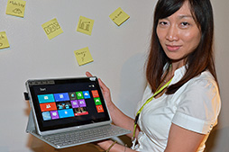画像ギャラリー No.002のサムネイル画像 / ［COMPUTEX］特殊ヒンジ採用の変形ノートPCや8インチのWindowsタブレットが発表。Acerプレスカンファレンスレポート