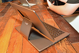 画像ギャラリー No.006のサムネイル画像 / ［COMPUTEX］特殊ヒンジ採用の変形ノートPCや8インチのWindowsタブレットが発表。Acerプレスカンファレンスレポート