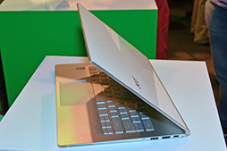 画像ギャラリー No.014のサムネイル画像 / ［COMPUTEX］特殊ヒンジ採用の変形ノートPCや8インチのWindowsタブレットが発表。Acerプレスカンファレンスレポート