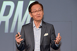 画像ギャラリー No.002のサムネイル画像 / ［COMPUTEX］1台3役の合体PCやTegra 4タブレット，129ドル7インチタブレットなどが披露されたASUSプレスカンファレンスレポート