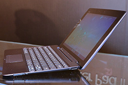 画像ギャラリー No.012のサムネイル画像 / ［COMPUTEX］1台3役の合体PCやTegra 4タブレット，129ドル7インチタブレットなどが披露されたASUSプレスカンファレンスレポート