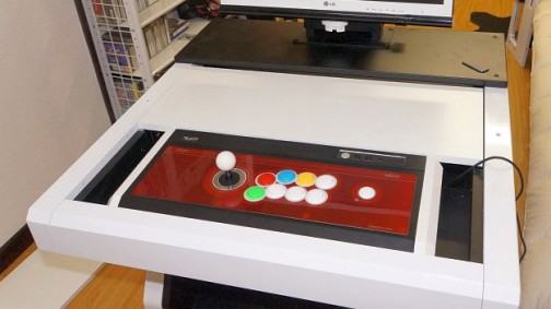 画像ギャラリー No.011のサムネイル画像 / アーケードゲーマーの夢がついに実現。自宅をゲーセンに変える“アーケード筐体風”ゲームデスク「XAC-1」組み立て＆試用レポート