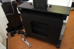 画像ギャラリー No.035のサムネイル画像 / アーケードゲーマーの夢がついに実現。自宅をゲーセンに変える“アーケード筐体風”ゲームデスク「XAC-1」組み立て＆試用レポート