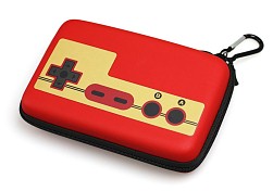 画像ギャラリー No.004のサムネイル画像 / レトロゲーム機のパッド調デザインを採用した3DS LL用ポーチが29日発売