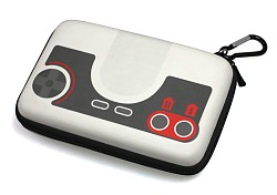 画像ギャラリー No.005のサムネイル画像 / レトロゲーム機のパッド調デザインを採用した3DS LL用ポーチが29日発売