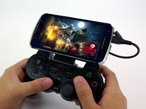 画像ギャラリー No.003のサムネイル画像 / AndroidスマホをPS3用コントローラにドッキングできるアタッチメントが発売