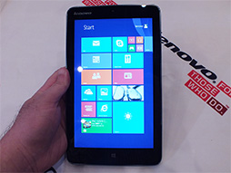 画像ギャラリー No.020のサムネイル画像 / Lenovo,持たずに使えるスタンド付きAndroidタブレット「YOGA TABLET」を発表。国内展開予定のゲーマー向けPCもちら見せ