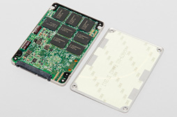 画像ギャラリー No.007のサムネイル画像 / Intelの新しいPC向けSSD「SSD 730」を試す。データセンター向けSSDをPC向けにチューンしたモデルは,日常的な用途で速かった