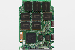 画像ギャラリー No.009のサムネイル画像 / Intelの新しいPC向けSSD「SSD 730」を試す。データセンター向けSSDをPC向けにチューンしたモデルは,日常的な用途で速かった