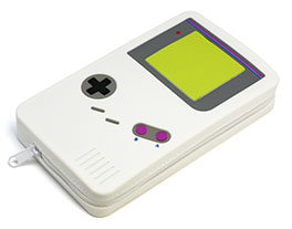 画像ギャラリー No.004のサムネイル画像 / モチーフはファミコンとゲームボーイ。レトロ感ある3DS LLポーチ2製品発売