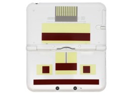 画像ギャラリー No.004のサムネイル画像 / ファミコンを彷彿とさせるデザインの3DS LL用クリアケースが6月3日に発売