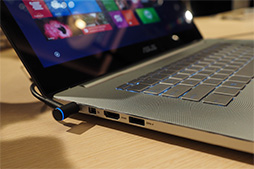 画像ギャラリー No.011のサムネイル画像 / ［COMPUTEX］5-in-1の合体ノートPCや4K液晶搭載のハイエンドノートPCが登場。盛りだくさんなASUSプレスカンファレンスレポート