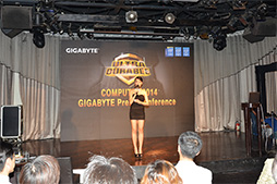画像ギャラリー No.002のサムネイル画像 / ［COMPUTEX］すべてはオーバークロックのために。GIGABYTEから“常用不可能”なマザーボードが発表される