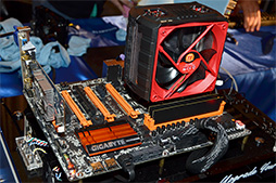 画像ギャラリー No.014のサムネイル画像 / ［COMPUTEX］すべてはオーバークロックのために。GIGABYTEから“常用不可能”なマザーボードが発表される