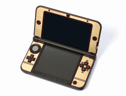 画像ギャラリー No.002のサムネイル画像 / 3DS LLの見た目をファミコン風にできるデコシールが7月3日に発売
