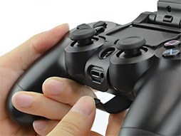 画像ギャラリー No.005のサムネイル画像 / 「DUALSHOCK 4」をAndroidスマホ用ゲームパッドに変えるアタッチメントが2160円で発売