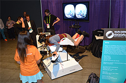 画像ギャラリー No.020のサムネイル画像 / ［SIGGRAPH 2014］Oculus Riftと一緒に装着して鳥になる「鳥人間スーツ」が大ウケ。先端技術展示会「Emerging Technologies」レポート Part1