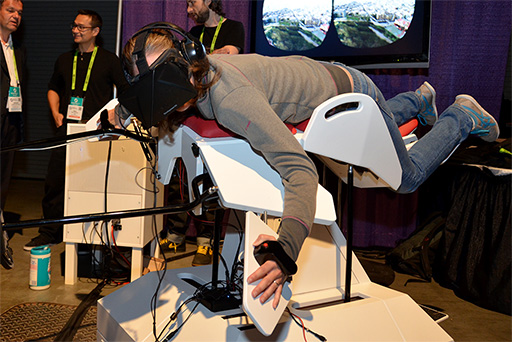 画像ギャラリー No.022のサムネイル画像 / ［SIGGRAPH 2014］Oculus Riftと一緒に装着して鳥になる「鳥人間スーツ」が大ウケ。先端技術展示会「Emerging Technologies」レポート Part1