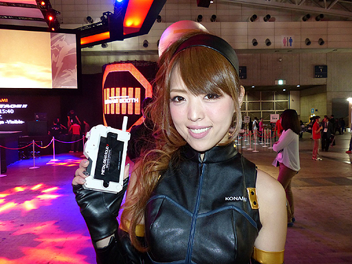 画像ギャラリー No.022のサムネイル画像 / ［TGS 2014］KONAMIの物販ブースでiPhone 5/5s専用ケース「iDROID型iPhoneケース TGSver.」を自腹で購入。というわけで開封の儀を執り行った