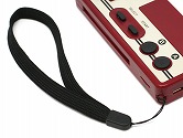 画像ギャラリー No.006のサムネイル画像 / ファミコンのゲームパッドをモチーフにしたモバイルバッテリーが発売。microSDカードリーダー付き