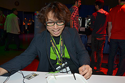 画像ギャラリー No.015のサムネイル画像 / ［SIGGRAPH 2015］触覚フィードバックや表情認識機能付きHMDなど，ちょっと変わった最新技術が展示されたEmerging Technologiesレポート