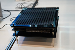画像ギャラリー No.008のサムネイル画像 / CEATEC JAPAN 2015まとめ。ゲームシーンに来てくれるかもしれない触覚技術などを,コンパニオンのおねーさんともども見てきた