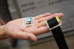 画像ギャラリー No.019のサムネイル画像 / CEATEC JAPAN 2015まとめ。ゲームシーンに来てくれるかもしれない触覚技術などを,コンパニオンのおねーさんともども見てきた