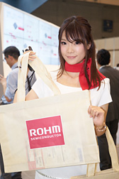 画像ギャラリー No.052のサムネイル画像 / CEATEC JAPAN 2015まとめ。ゲームシーンに来てくれるかもしれない触覚技術などを，コンパニオンのおねーさんともども見てきた