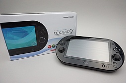 画像ギャラリー No.001のサムネイル画像 / HW短評:ゲームテック「DEKAVITA7」(2)工夫すればモバイルなアーケードスティック環境の構築も可能