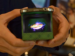 ［SIGGRAPH ASIA］NTTが，スマホで作る2レイヤーホログラムボックス「Kirari！」を展示