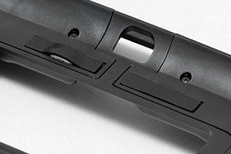 画像ギャラリー No.018のサムネイル画像 / PS Vitaに［L2/R2］ボタンを追加するカバー，待望のPCH-1000対応版を試す。リモートプレイ派は今回もマストバイだ