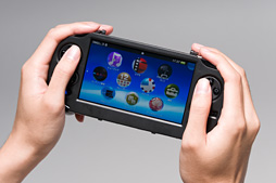 画像ギャラリー No.022のサムネイル画像 / PS Vitaに［L2/R2］ボタンを追加するカバー，待望のPCH-1000対応版を試す。リモートプレイ派は今回もマストバイだ