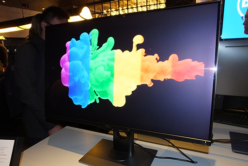 画像ギャラリー No.003のサムネイル画像 / ［CES 2016］価格は約59万円!? ゲームにも向くという30インチ 4K有機ELディスプレイをDellが披露