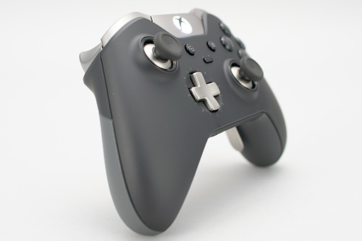 画像ギャラリー No.060のサムネイル画像 / 「Xbox Elite Wireless Controller」レビュー。1万円台半ばの価格なのに世界中で大人気のゲームパッドは何がスゴイのか？