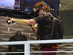［COMPUTEX］VR時代はウェアラブルならぬ「背負えラブル」こそが本命!? ZOTACも“背負えるPC”をデモ