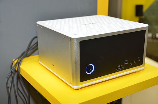 画像ギャラリー No.010のサムネイル画像 / ［COMPUTEX］VR時代はウェアラブルならぬ「背負えラブル」こそが本命!? ZOTACも“背負えるPC”をデモ