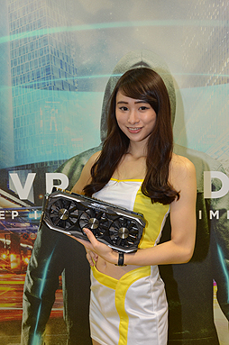 画像ギャラリー No.015のサムネイル画像 / ［COMPUTEX］VR時代はウェアラブルならぬ「背負えラブル」こそが本命!? ZOTACも“背負えるPC”をデモ