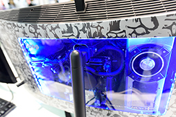 画像ギャラリー No.009のサムネイル画像 / ［COMPUTEX］GTX 1080を搭載可能な34インチ湾曲液晶パネル搭載オールインワンPC，日本展開に向けてゲームPCメーカー2社と交渉中