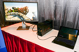 画像ギャラリー No.002のサムネイル画像 / ［COMPUTEX］外付けグラフィックスボックスで脚光を浴びたThunderbolt 3。本格的な普及に必要なのは，Macに採用されること？
