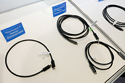画像ギャラリー No.013のサムネイル画像 / ［COMPUTEX］外付けグラフィックスボックスで脚光を浴びたThunderbolt 3。本格的な普及に必要なのは，Macに採用されること？
