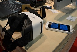 画像ギャラリー No.002のサムネイル画像 / ［gamescom］PCとスマートフォンで，HTC Viveと同等のVRシステムが構築可能。リリース直前の「VaiaVR」を試す
