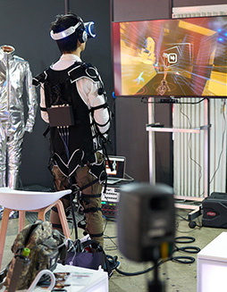 画像ギャラリー No.003のサムネイル画像 / 東京ゲームショウ2016で見かけた，気になるVR＆フィードバックデバイスをまとめてレポート